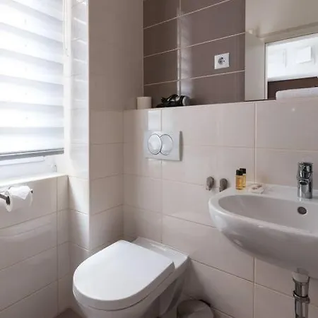 Διαμέρισμα Private Hideaway On Corvin Promenade - 021 *